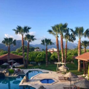 Grenadine lodge Downstairs with small lounge and deck